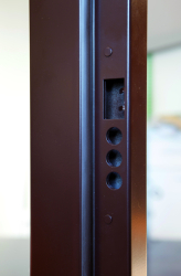 Mehrfache Verst�rkung des T�rrahmens