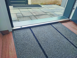 Schwelle f�r TERMO-Au�enhaust�ren, Blick von innen